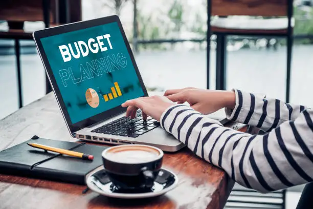 cara menghemat budget branding